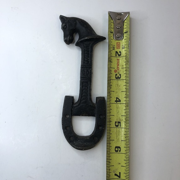 Vintage 6" Heavy Cast Iron Horse Head With Horseshoe Bottle Opener Patina - Picture 6 of 6